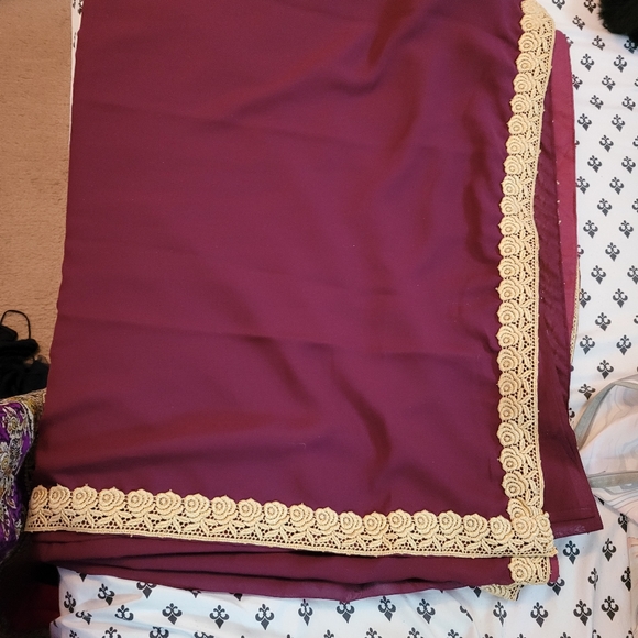 Sari - Picture 7 of 16